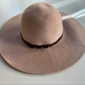 Blush/Beige Felt Hat